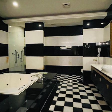 Royal Garden Motel - Chiayi Branch Extérieur photo