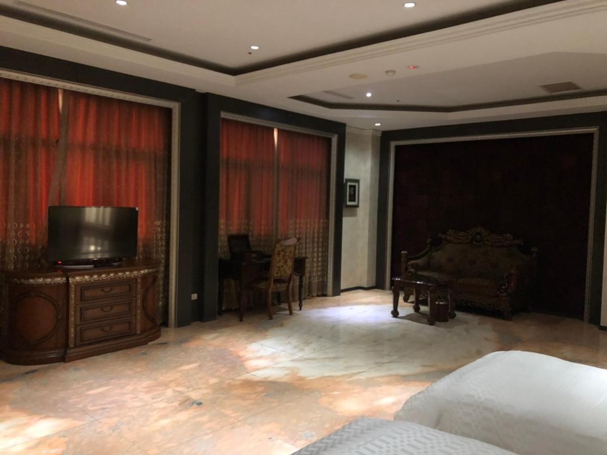 Royal Garden Motel - Chiayi Branch Extérieur photo