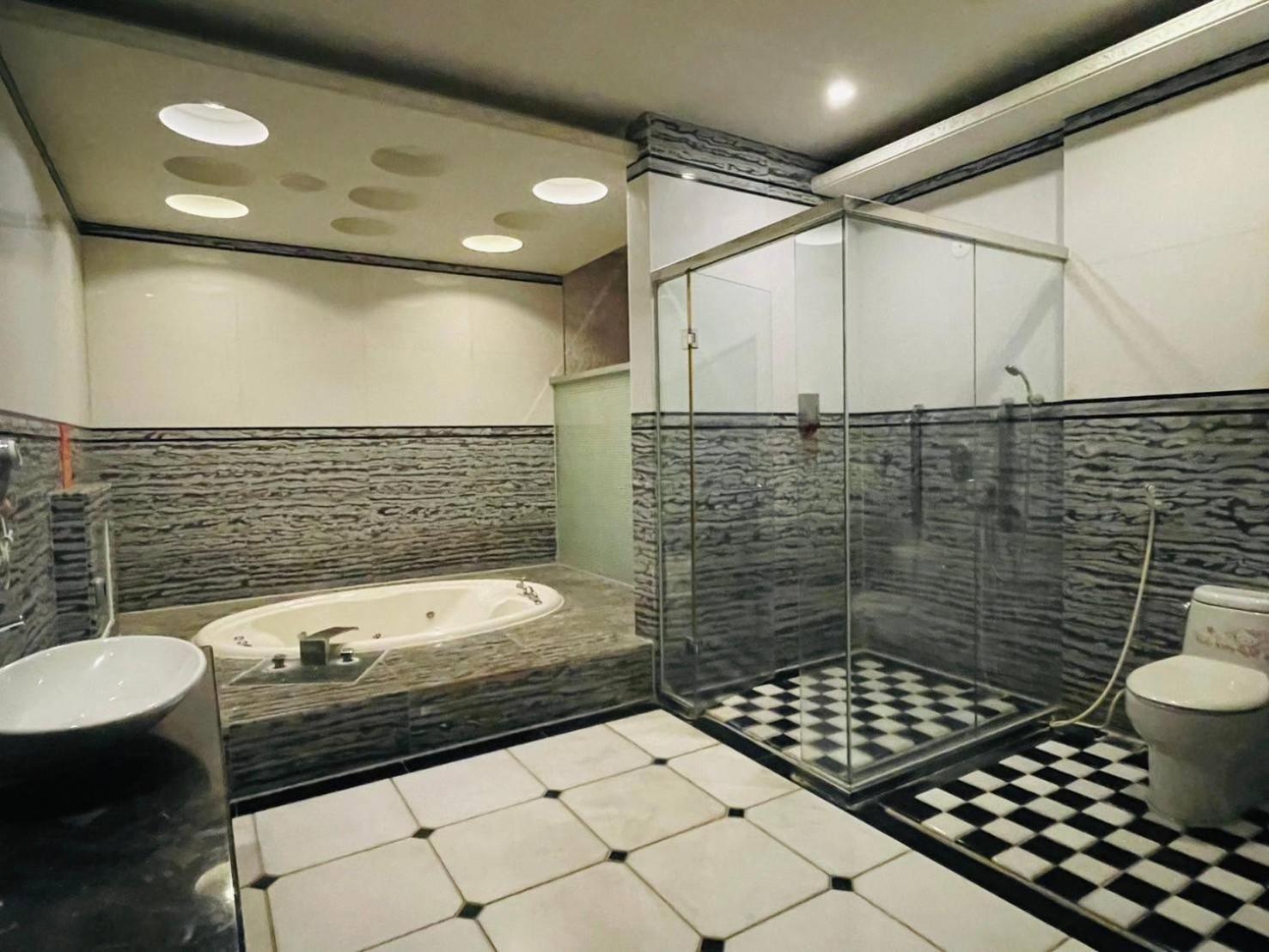 Royal Garden Motel - Chiayi Branch Extérieur photo