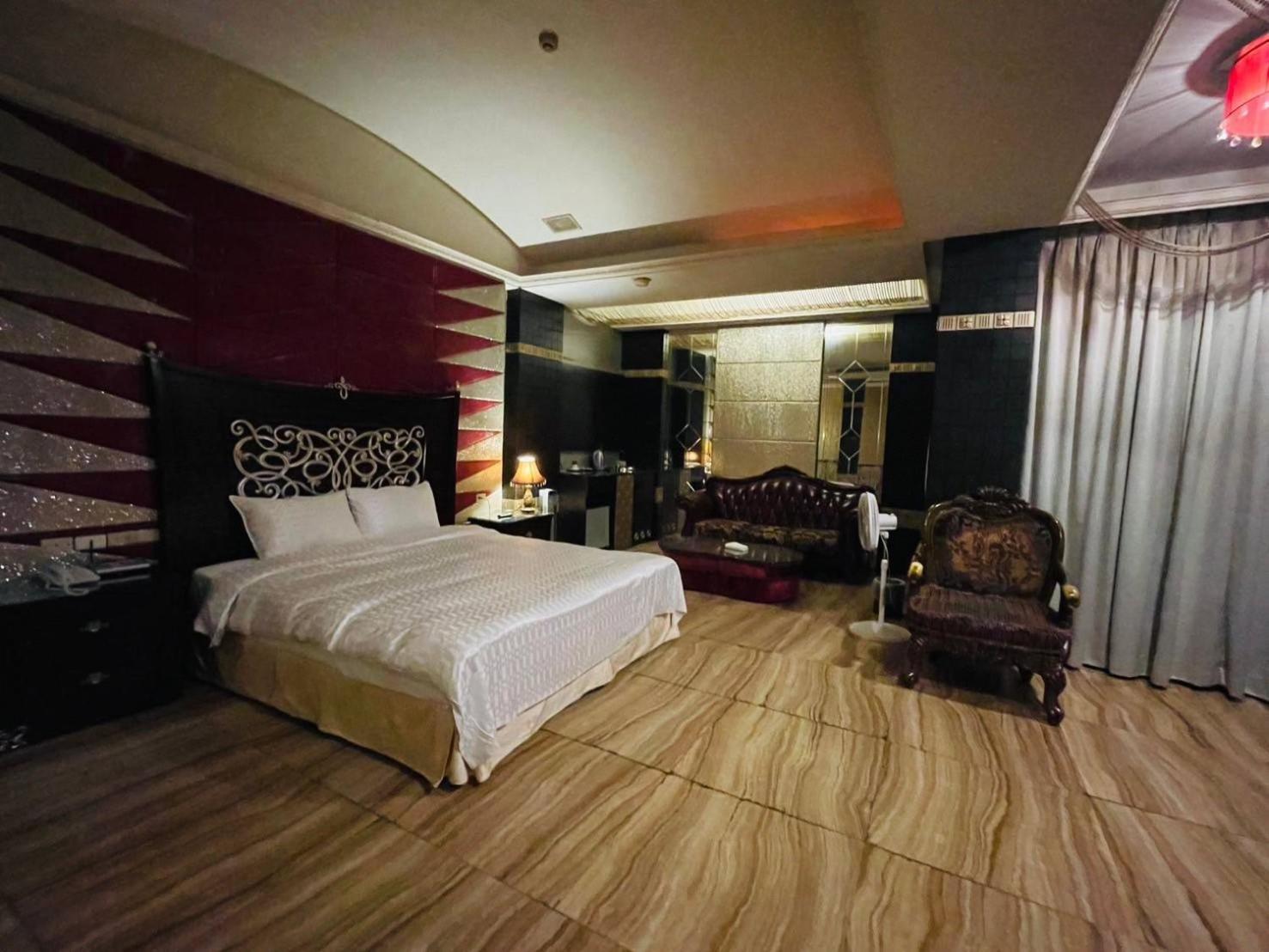 Royal Garden Motel - Chiayi Branch Extérieur photo